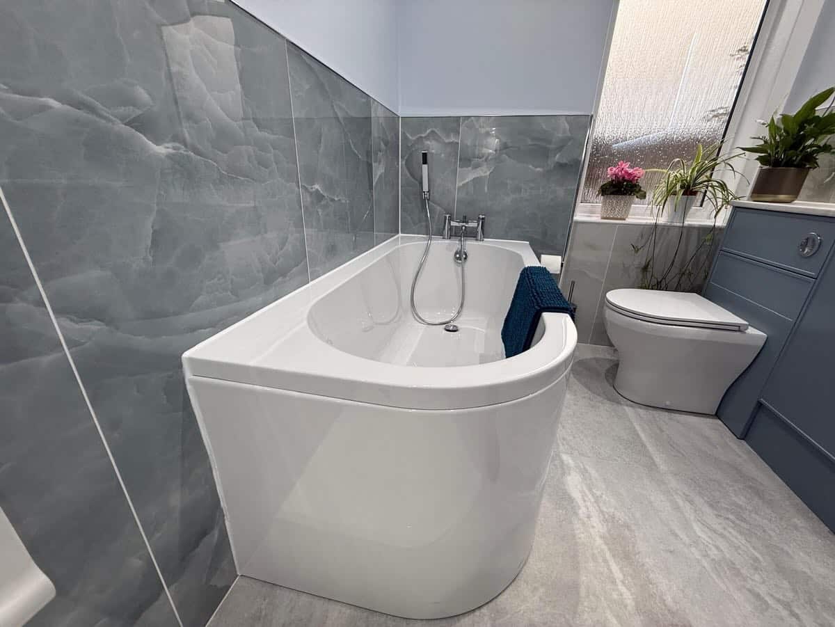 large luxury bath tub