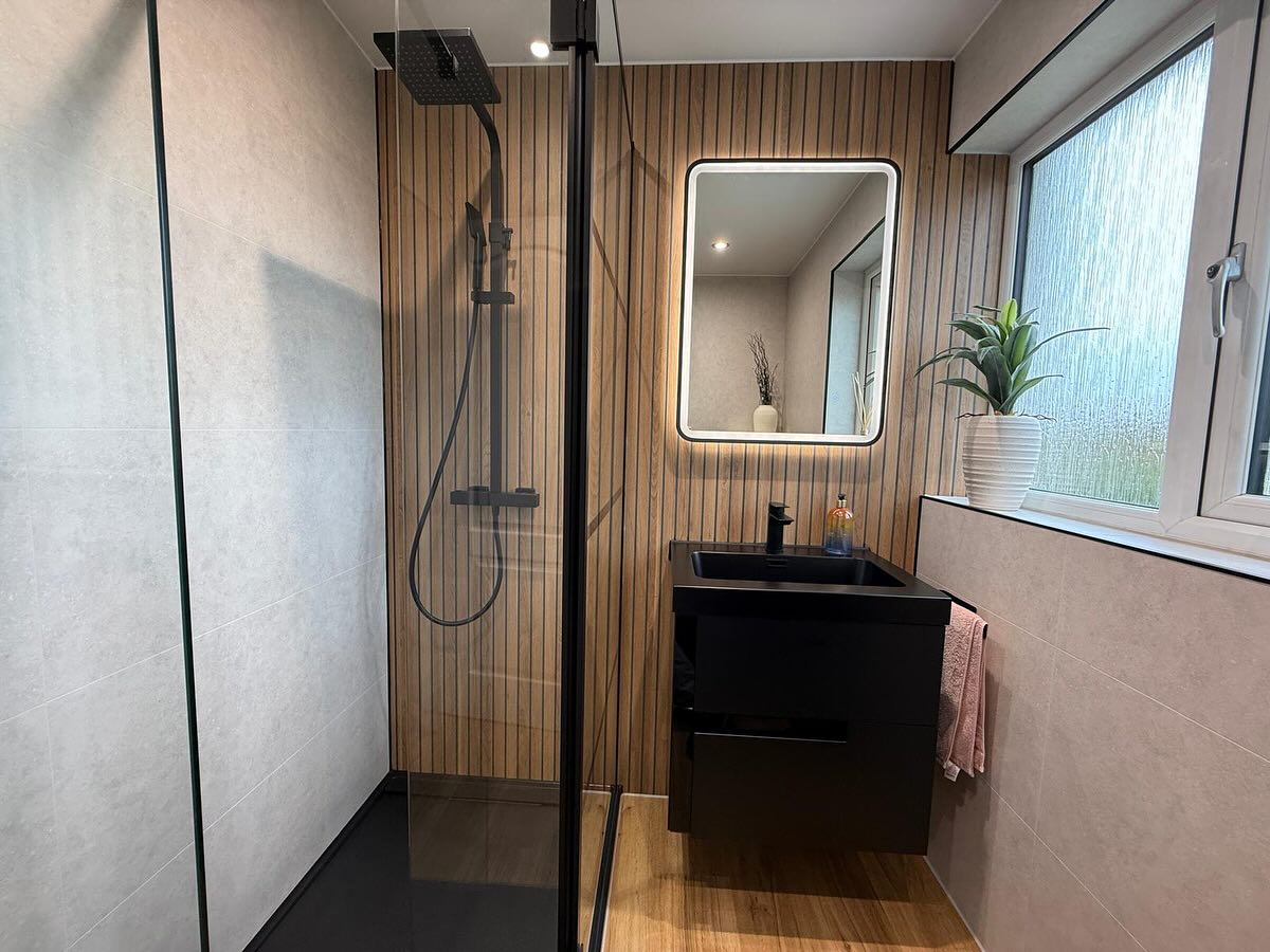 Wood effect luxury bathroom